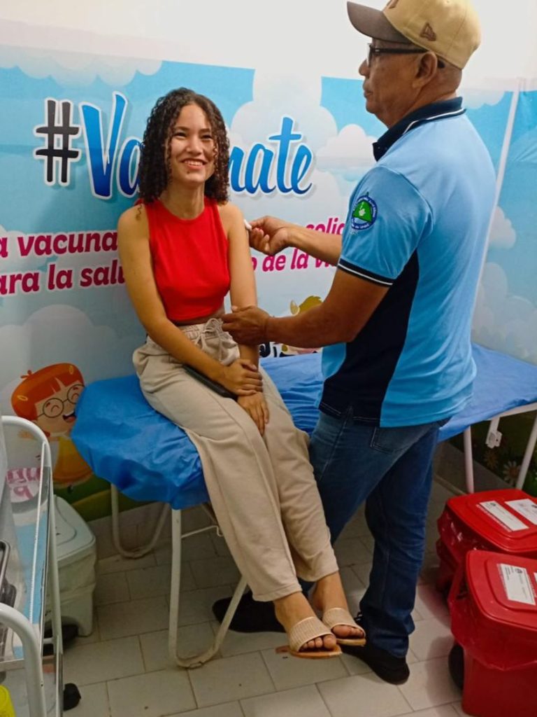 El Gobierno de Antioquia envió ayuda humanitaria con medicamentos y vacunas a Urabá